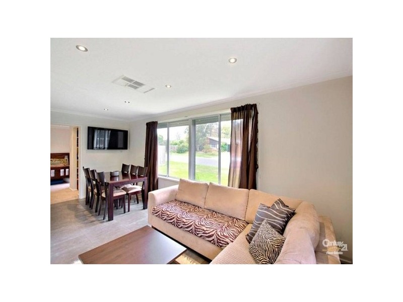 13 Fountain Drive, Narre Warren VIC 3805