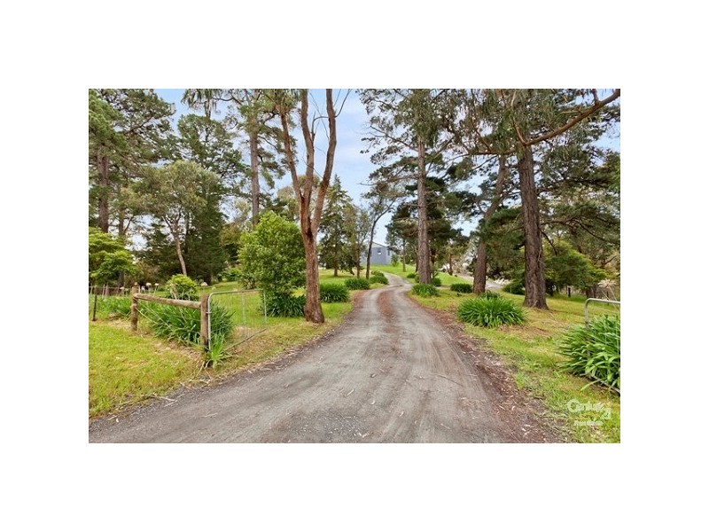 123 Holm Park Road, Beaconsfield VIC 3807