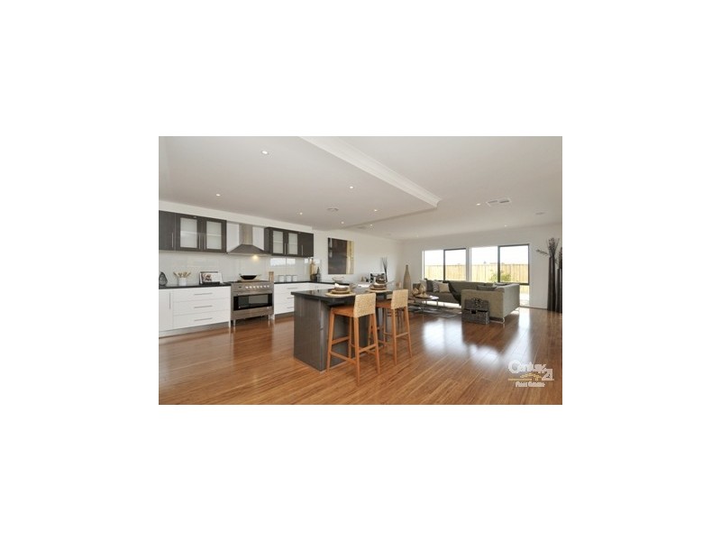 55 Mountainview Boulevard, Cranbourne North VIC 3977