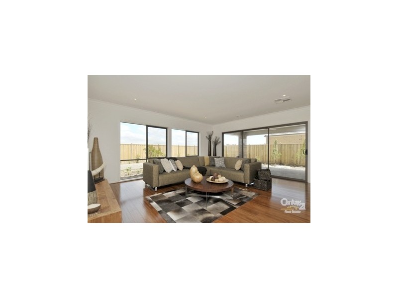 55 Mountainview Boulevard, Cranbourne North VIC 3977