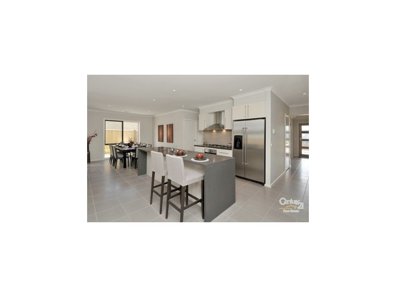 53 Mountainview Boulevard, Cranbourne North VIC 3977