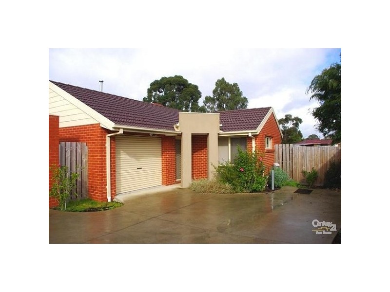 3/2 Village Drive, Hampton Park VIC 3976