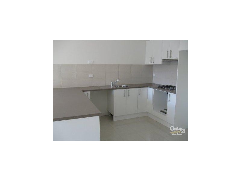 2/13 Nandina Road, Narre Warren VIC 3805