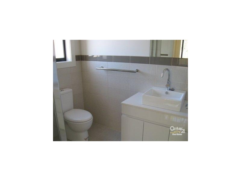 2/13 Nandina Road, Narre Warren VIC 3805