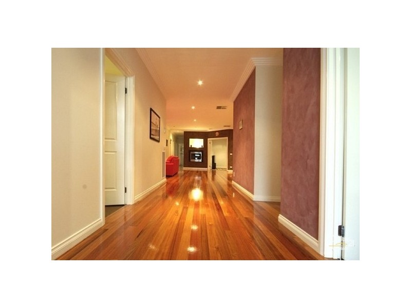 4 Boldrewood Place, Lynbrook VIC 3975