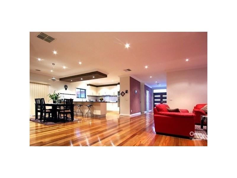 4 Boldrewood Place, Lynbrook VIC 3975
