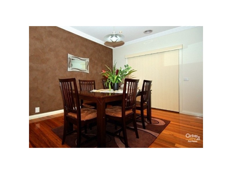 4 Boldrewood Place, Lynbrook VIC 3975