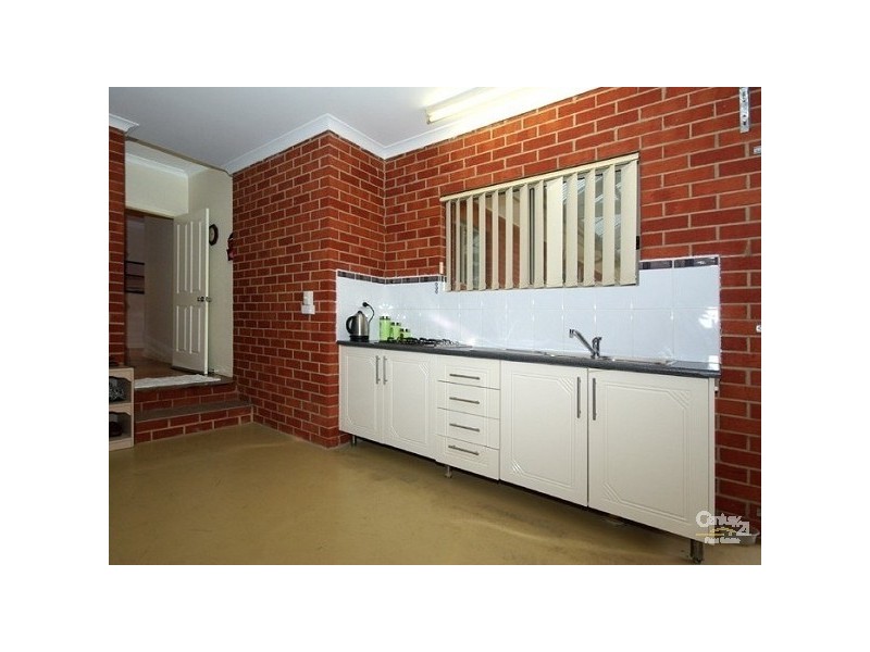 4 Boldrewood Place, Lynbrook VIC 3975
