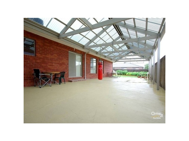 4 Boldrewood Place, Lynbrook VIC 3975