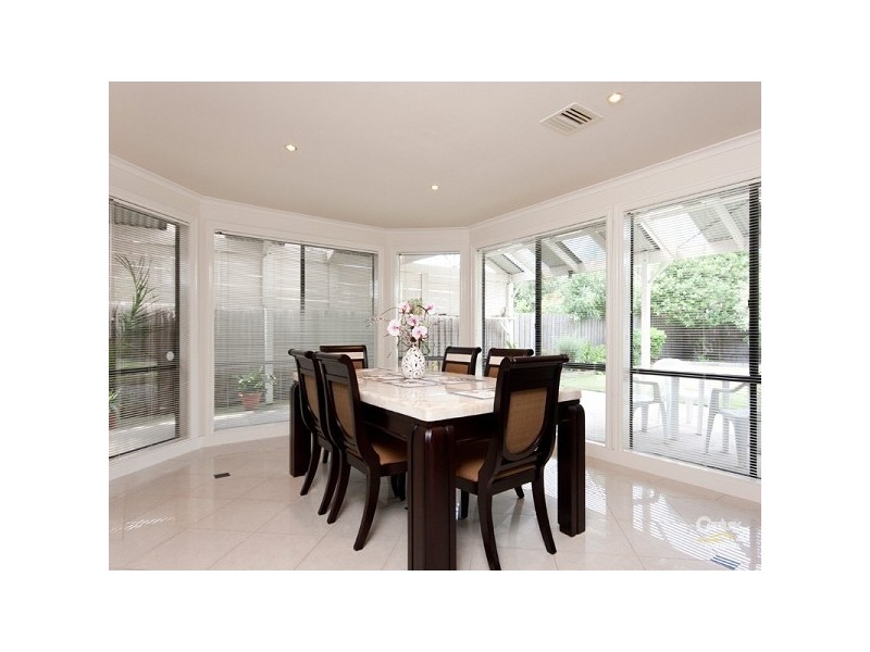 4 Crabill Walk, Narre Warren South VIC 3805