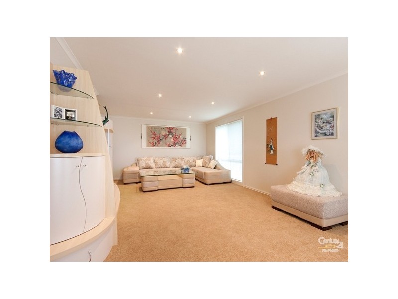 4 Crabill Walk, Narre Warren South VIC 3805