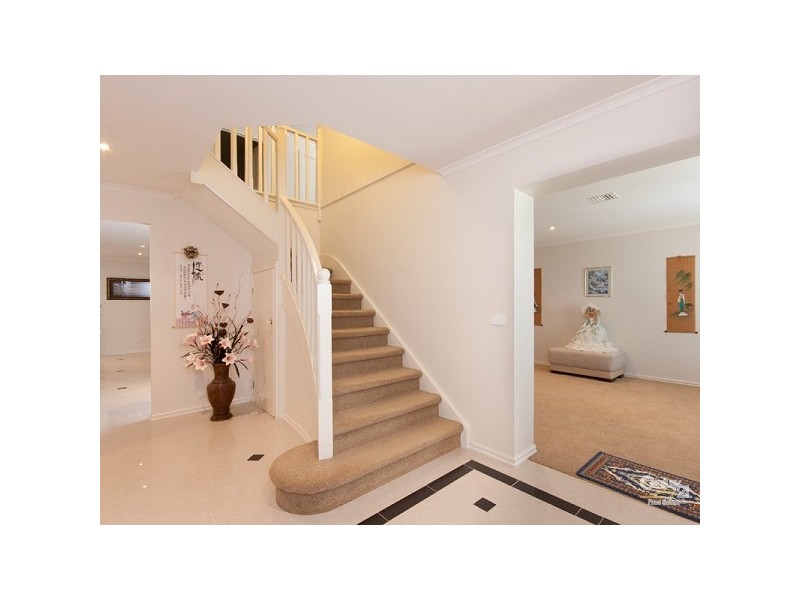 4 Crabill Walk, Narre Warren South VIC 3805