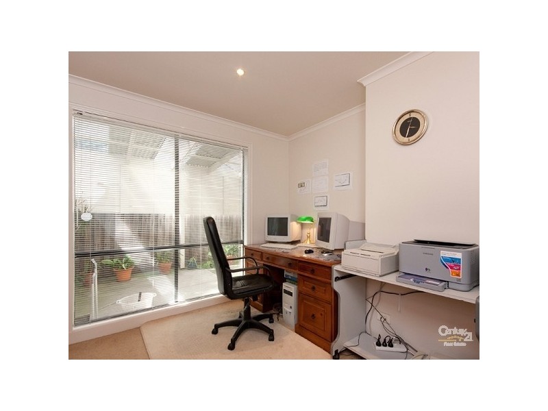 4 Crabill Walk, Narre Warren South VIC 3805