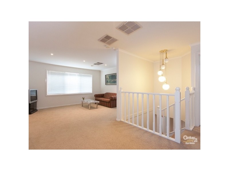 4 Crabill Walk, Narre Warren South VIC 3805