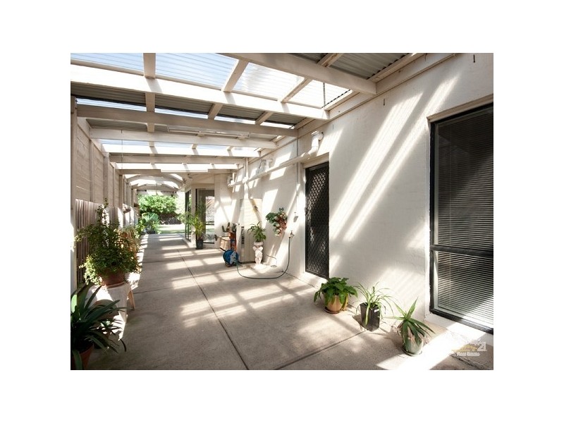 4 Crabill Walk, Narre Warren South VIC 3805