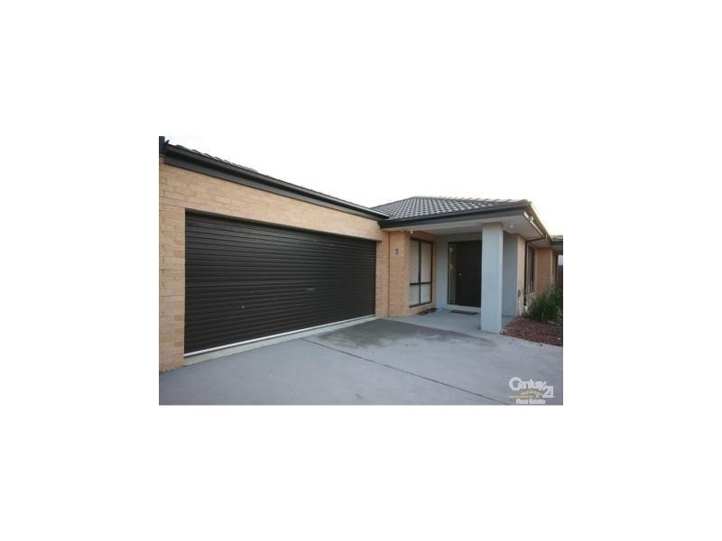 3/30 Grand Central Blvd, Pakenham VIC 3810