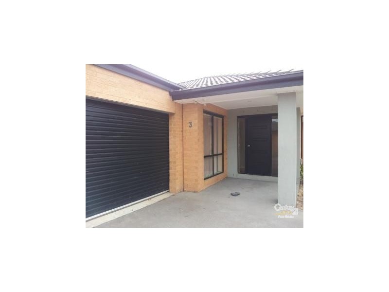 3/30 Grand Central Blvd, Pakenham VIC 3810