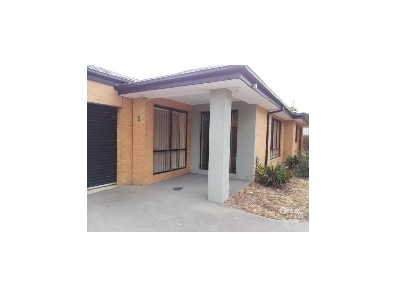 3/30 Grand Central Blvd, Pakenham VIC 3810