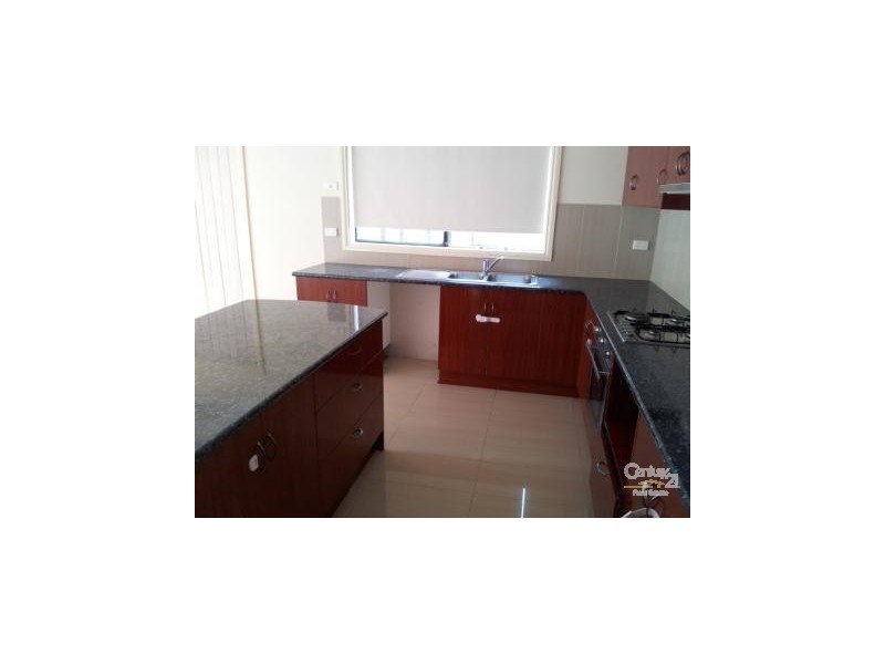 3/30 Grand Central Blvd, Pakenham VIC 3810