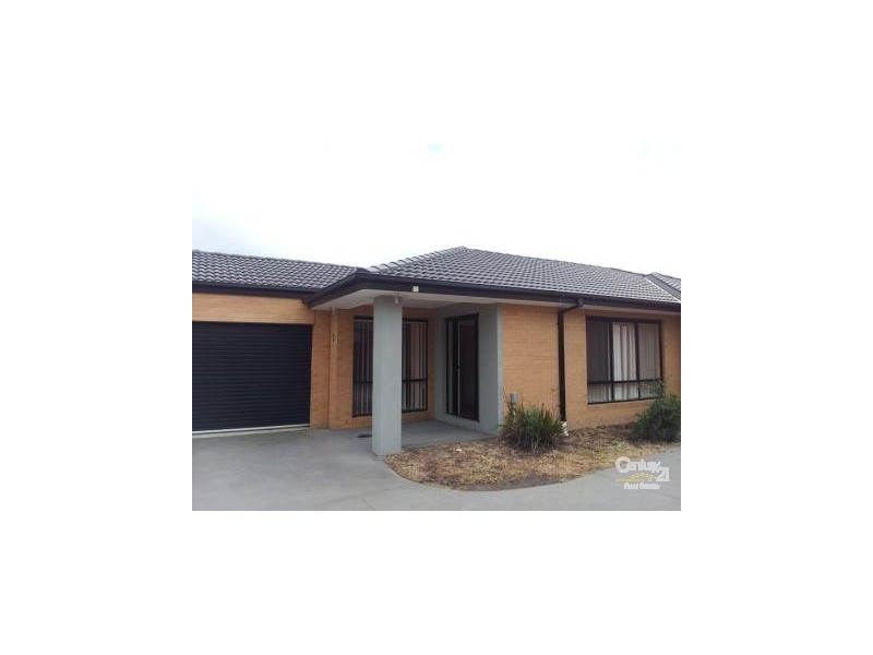 3/30 Grand Central Blvd, Pakenham VIC 3810