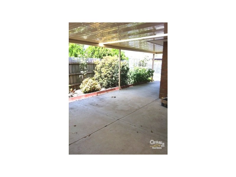 15 The Eyrie, Hampton Park VIC 3976