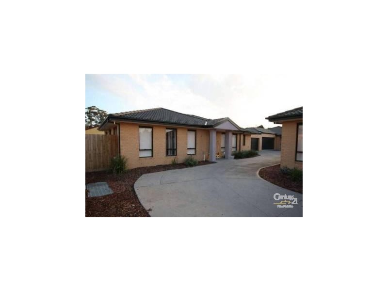 4/30 Grand Central Blvd, Pakenham VIC 3810