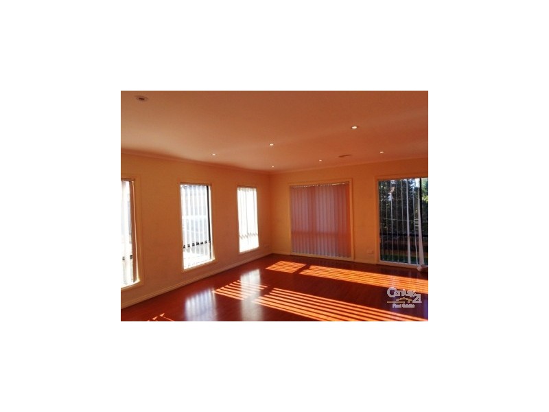 4/30 Grand Central Blvd, Pakenham VIC 3810