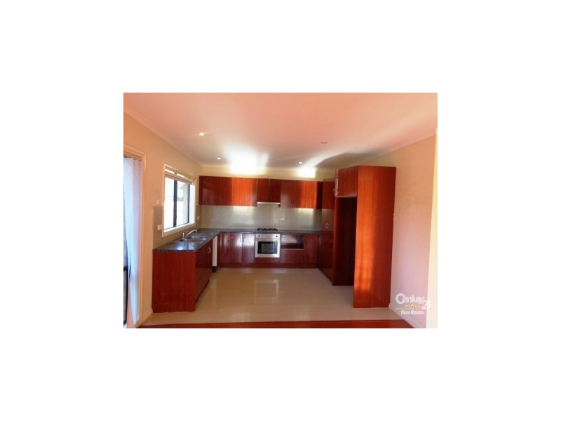 4/30 Grand Central Blvd, Pakenham VIC 3810