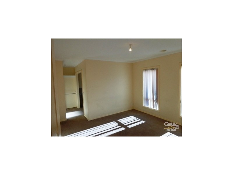 4/30 Grand Central Blvd, Pakenham VIC 3810