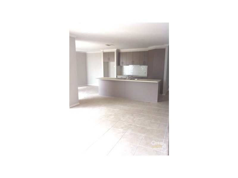 12 Lawrence Close, Pakenham VIC 3810