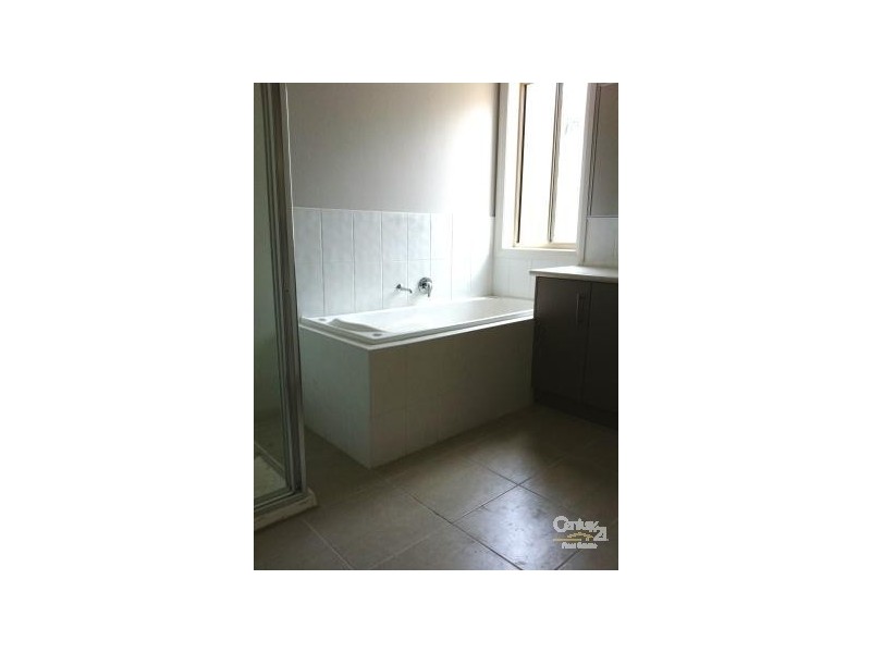 12 Lawrence Close, Pakenham VIC 3810