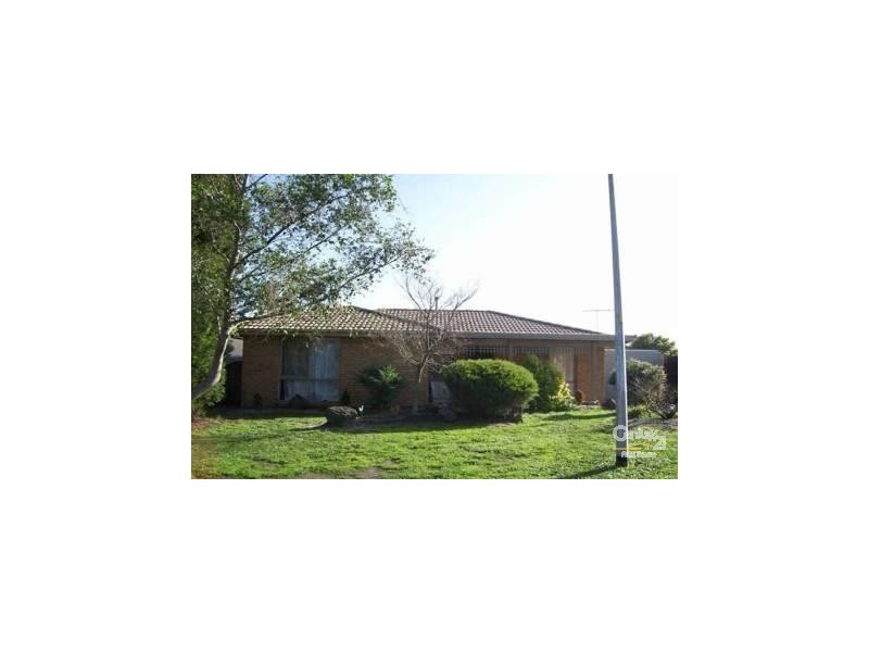 11 Hillview Rise, Hampton Park VIC 3976