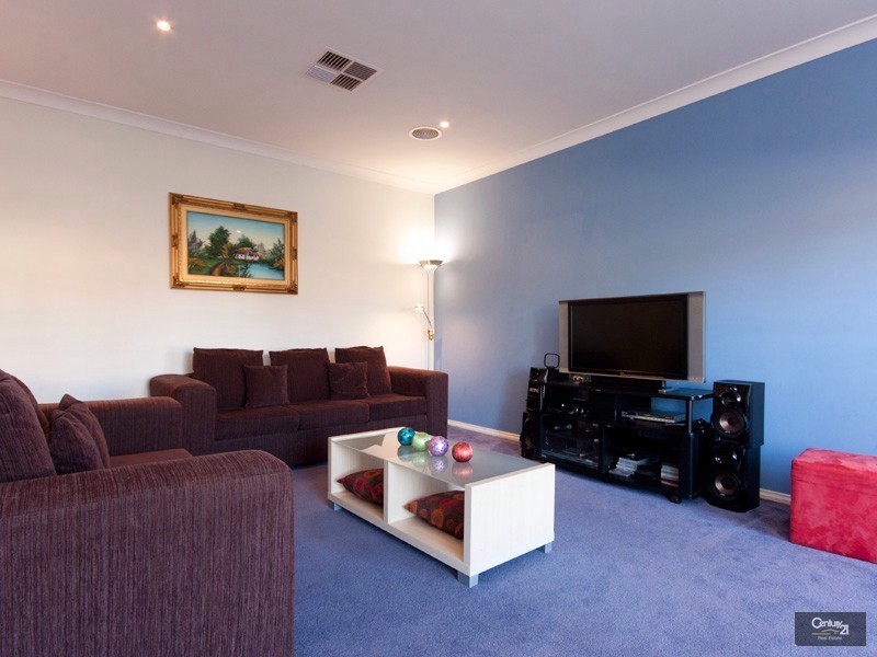 3 Thiele Court, Lynbrook VIC 3975