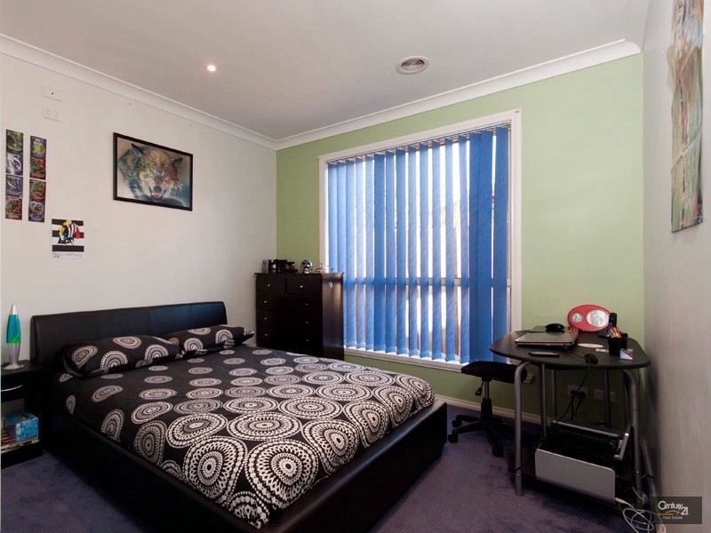 3 Thiele Court, Lynbrook VIC 3975