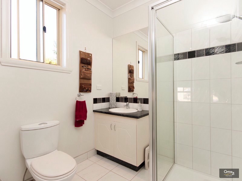 3 Thiele Court, Lynbrook VIC 3975