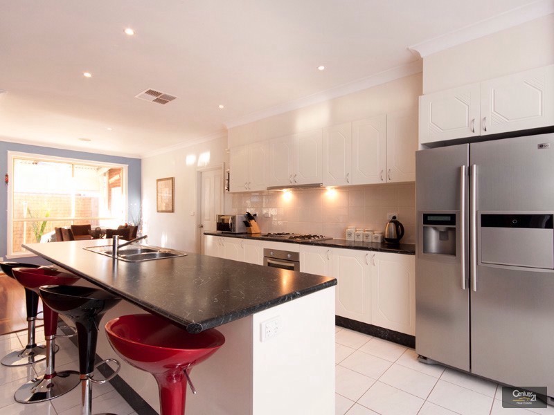 3 Thiele Court, Lynbrook VIC 3975