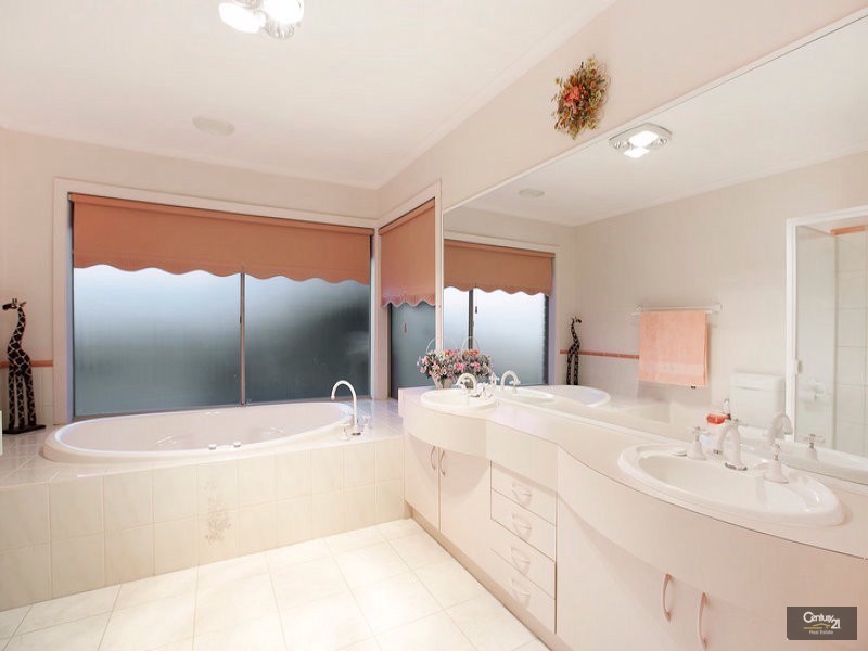 4 Cullen Court, Berwick VIC 3806