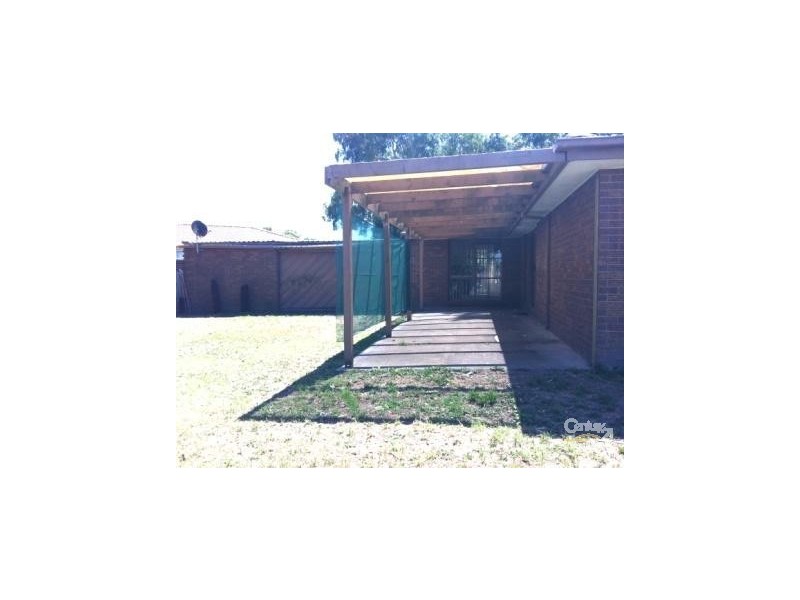 13 Jason Place, Hampton Park VIC 3976