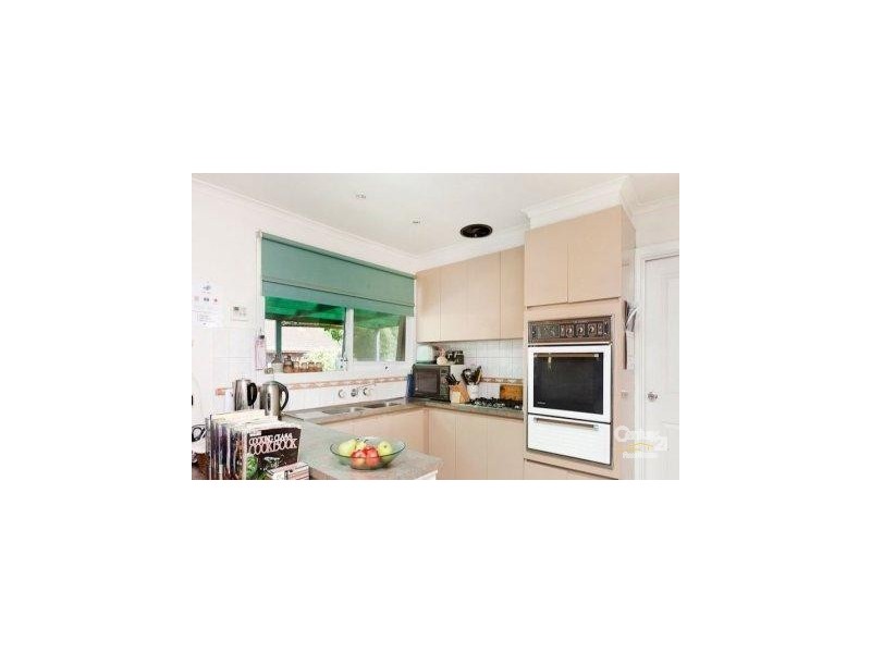 2 Yarrow Court, Berwick VIC 3806