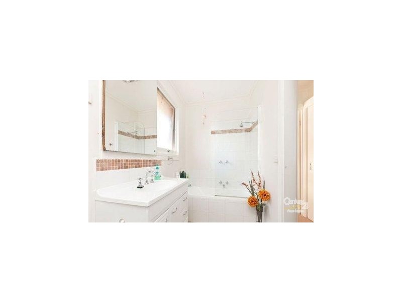 2 Yarrow Court, Berwick VIC 3806