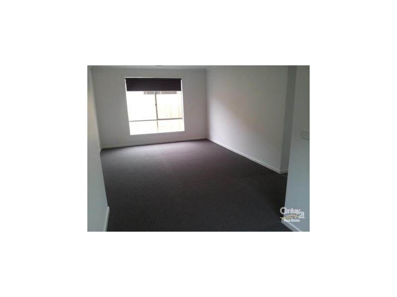 5 Tilly Place, Lynbrook VIC 3975