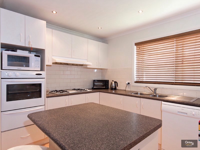 12 Dartmoor Drive, Cranbourne VIC 3977