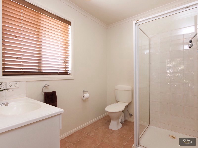 12 Dartmoor Drive, Cranbourne VIC 3977