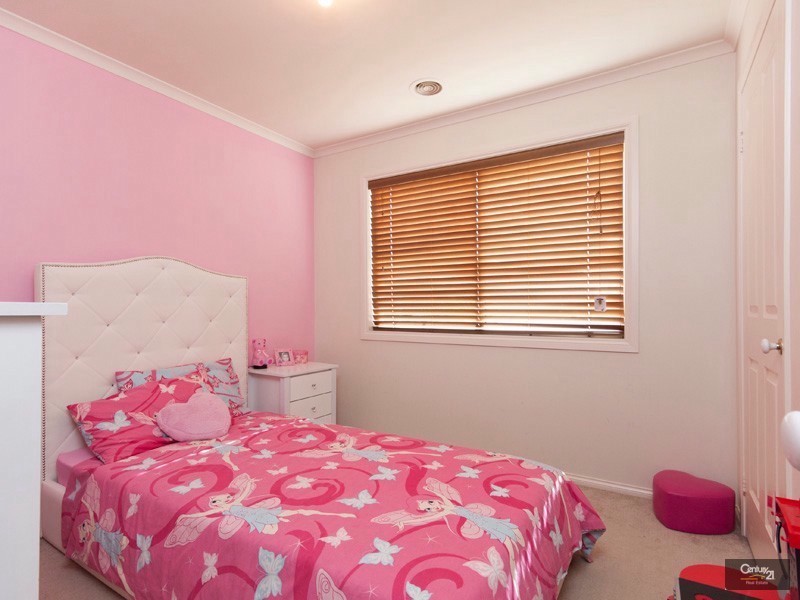 12 Dartmoor Drive, Cranbourne VIC 3977