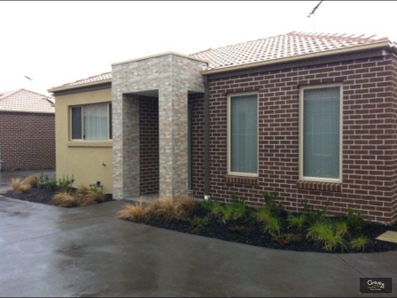 3/1 Walnut Way, Pakenham VIC 3810
