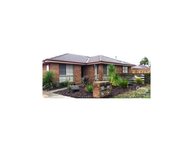 1/5 Princess Maria Place, Hampton Park VIC 3976