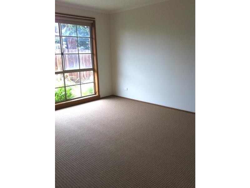 1/5 Princess Maria Place, Hampton Park VIC 3976