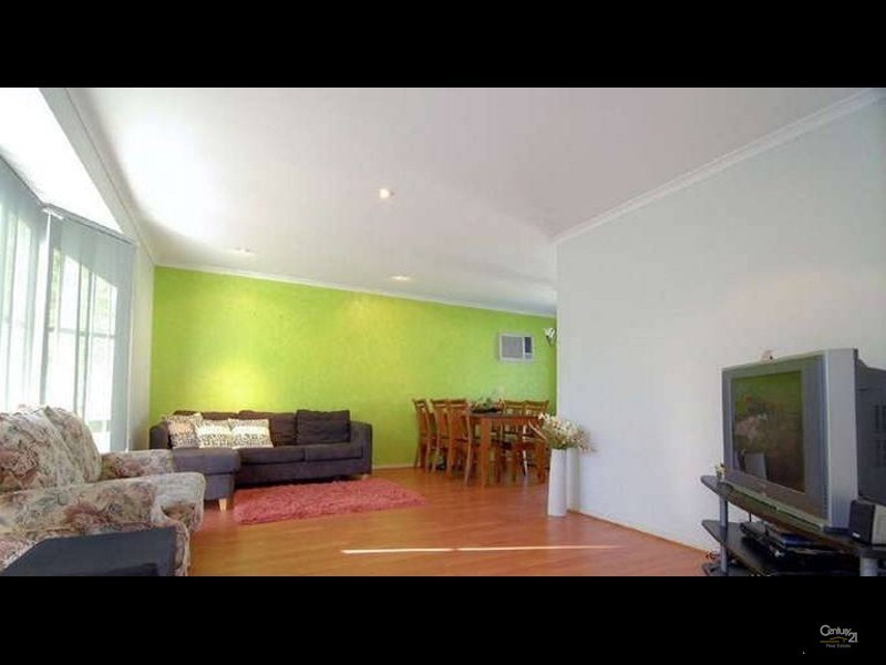 16 Branton Drive, Hampton Park VIC 3976