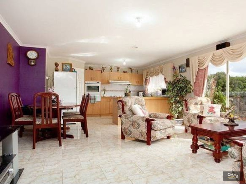45 Bounty Way, Berwick VIC 3806