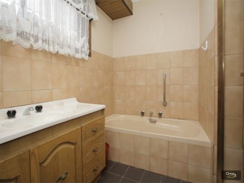 1/21  Bride Avenue, Hampton Park VIC 3976